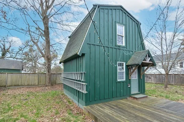 $689,000 | 8 Woodwards Lane, Taunton, MA 02780