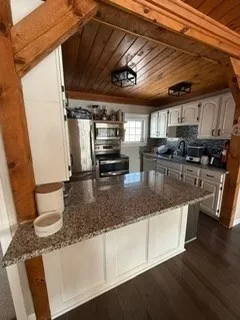 $689,000 | 8 Woodwards Lane, Taunton, MA 02780