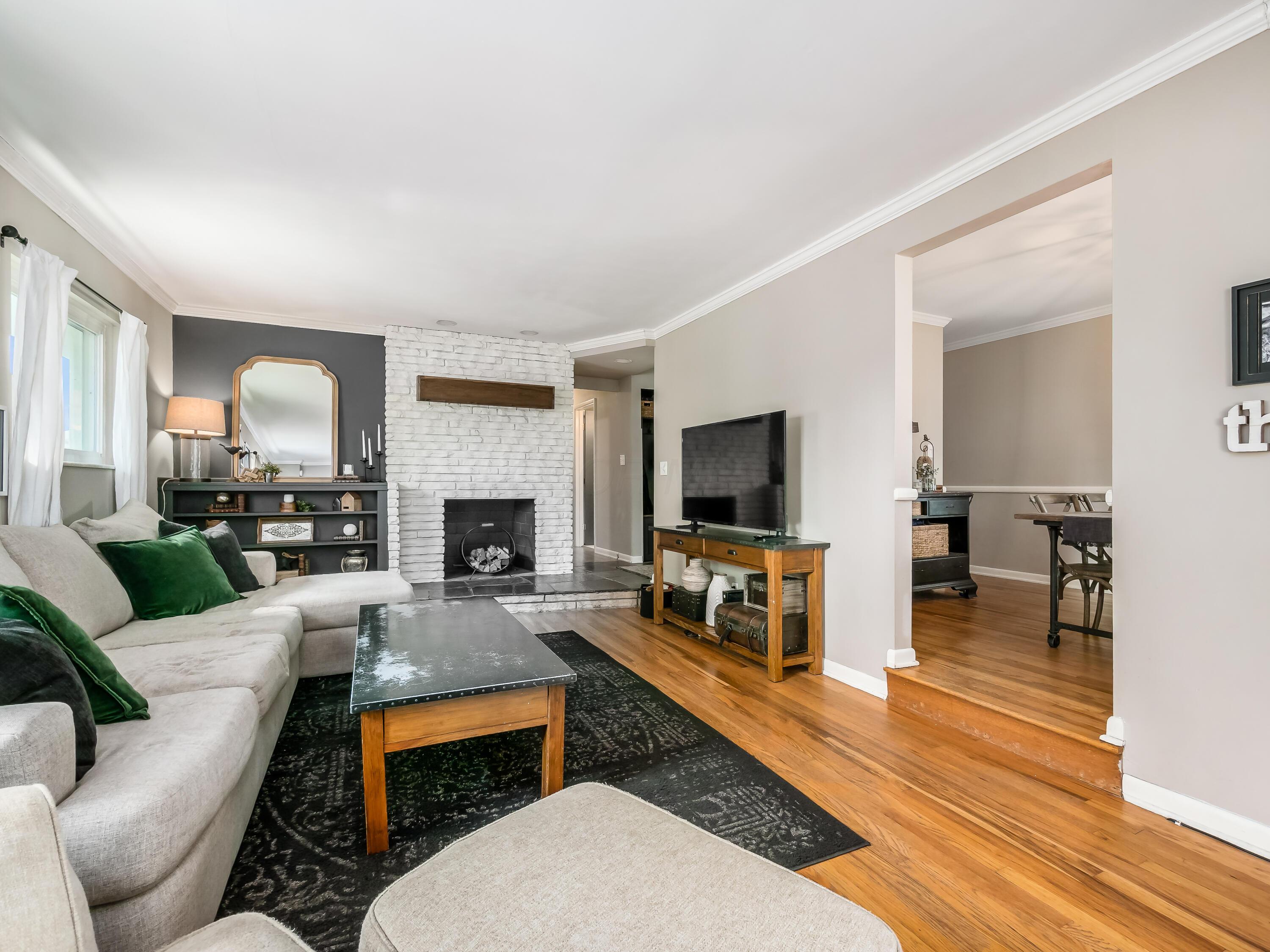256 South Kellner Road Columbus, OH 43209 - Photo 9 of 49 Beautiful Hard Wood Floors