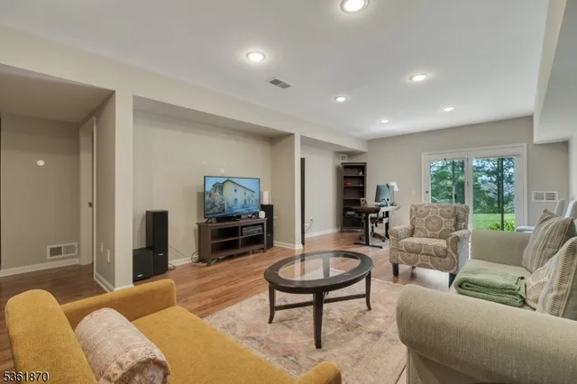 $5,250 | 40 Louis Drive, Montville, NJ 07045