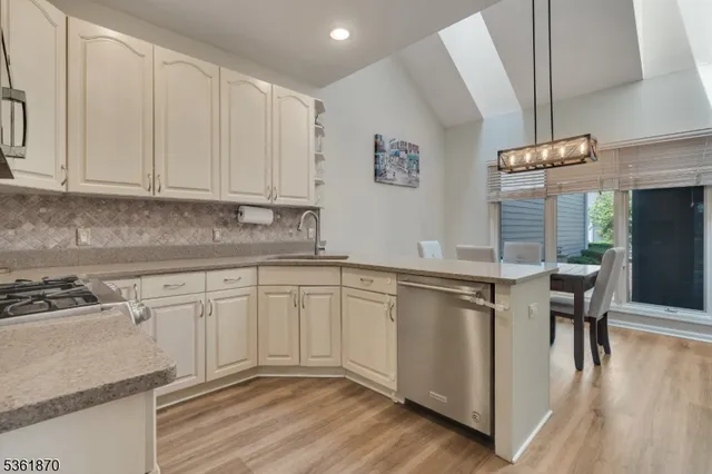 $5,250 | 40 Louis Drive, Montville, NJ 07045