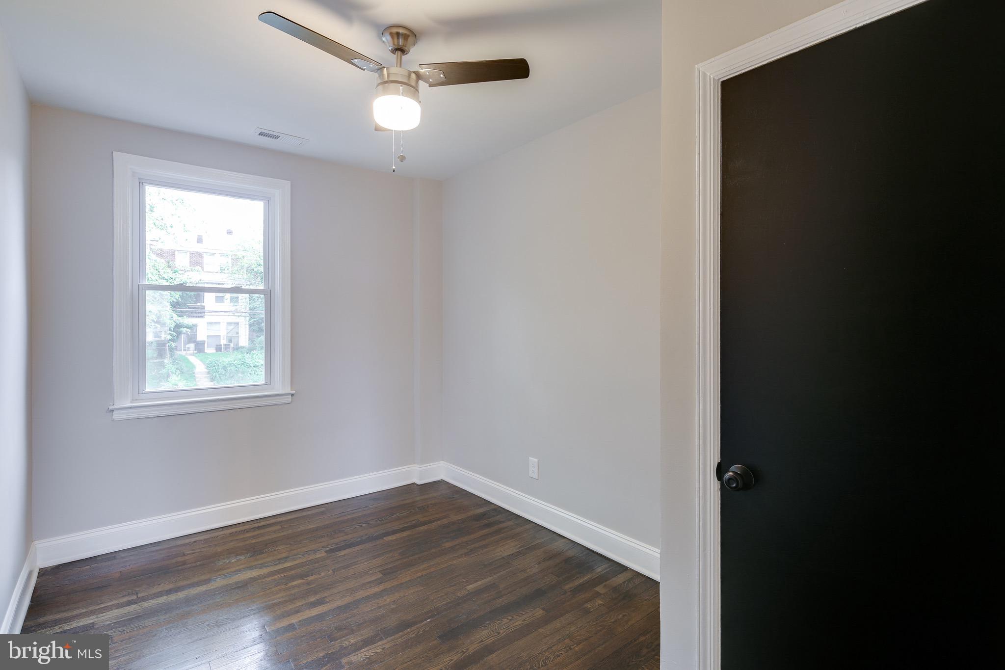 1606 Northgate Road Baltimore, MD 21218 - Photo 20 of 33