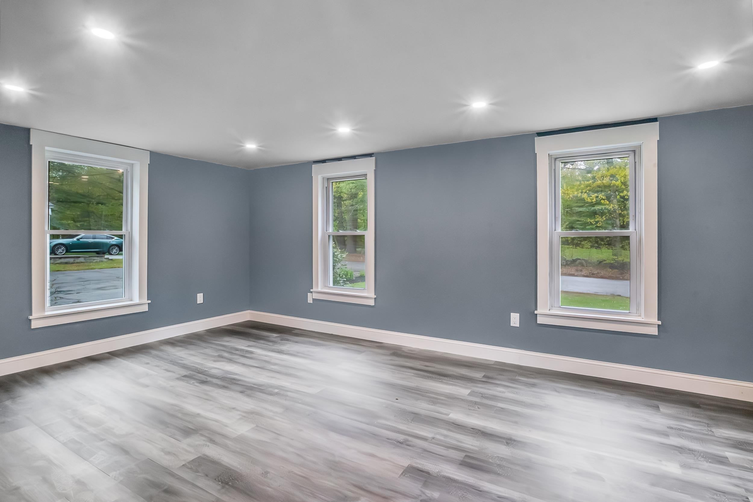 1299 Lake Shore Road Manchester, NH 03109 - Photo 6 of 35