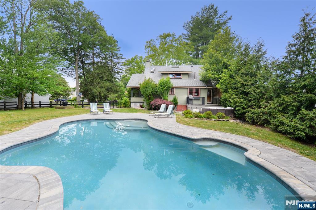 429 Sterling Place Ridgewood, NJ 07450 - Photo 21 of 30