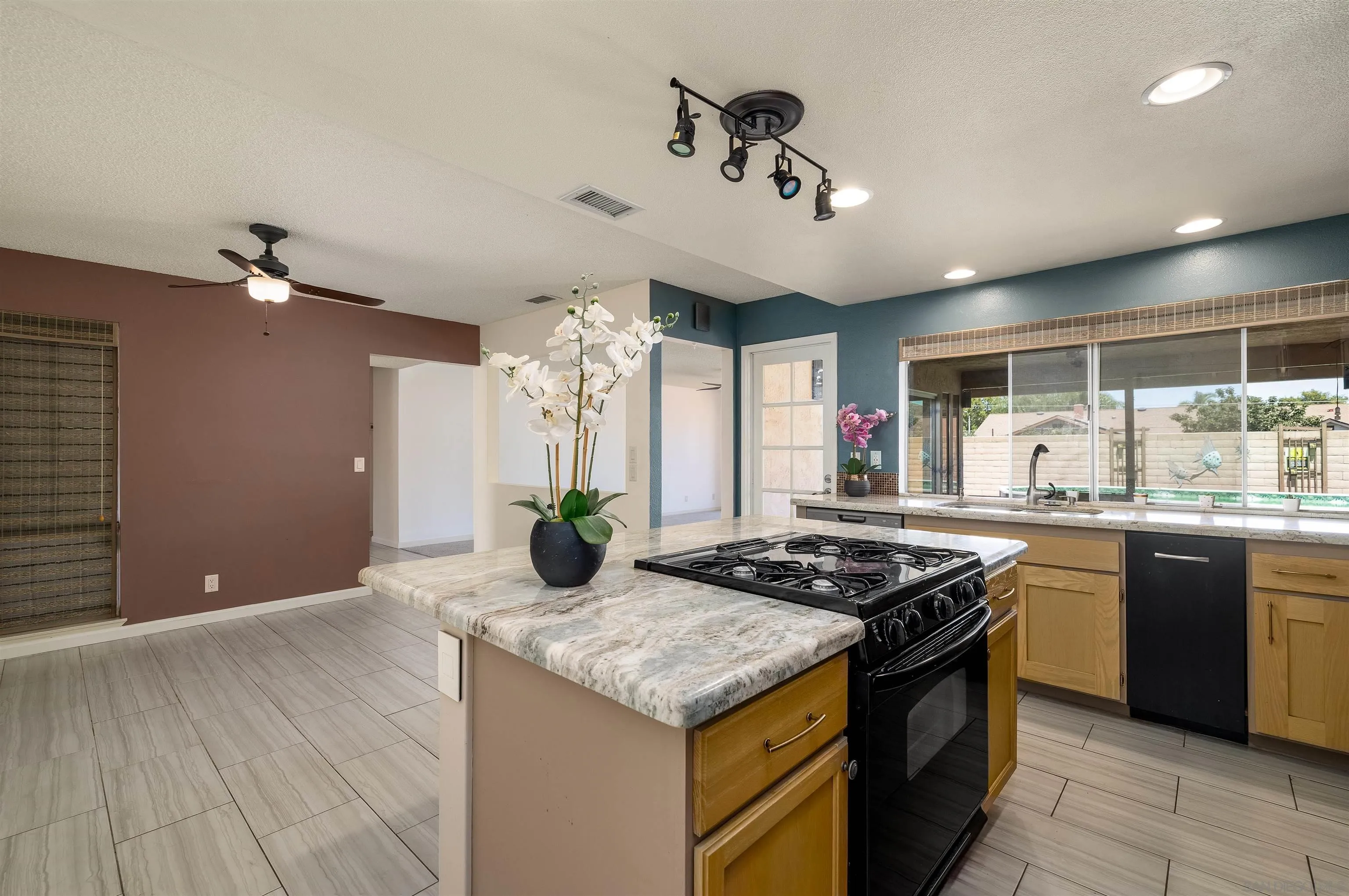26968 Pinckney Way Menifee, CA 92586 - Photo 2 of 19