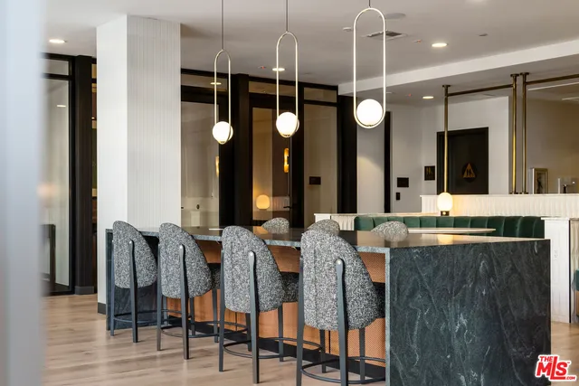 $4,195 | 250 East Broadway, Unit 538, Long Beach, CA 90802