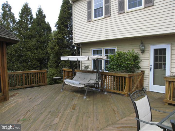 2031 Spring Valley Road Lansdale, PA 19446 - Photo 18 of 20 Deck