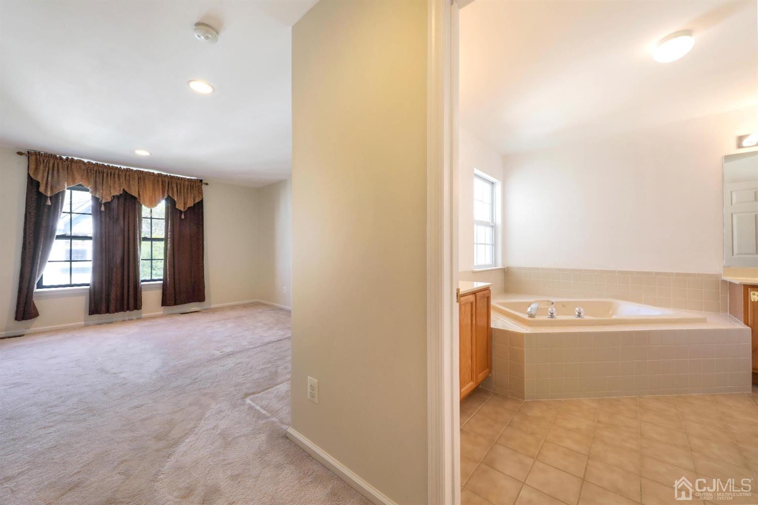 9 Inverness Drive Edison, NJ 08820 - Photo 11 of 19 Gallery Image 11