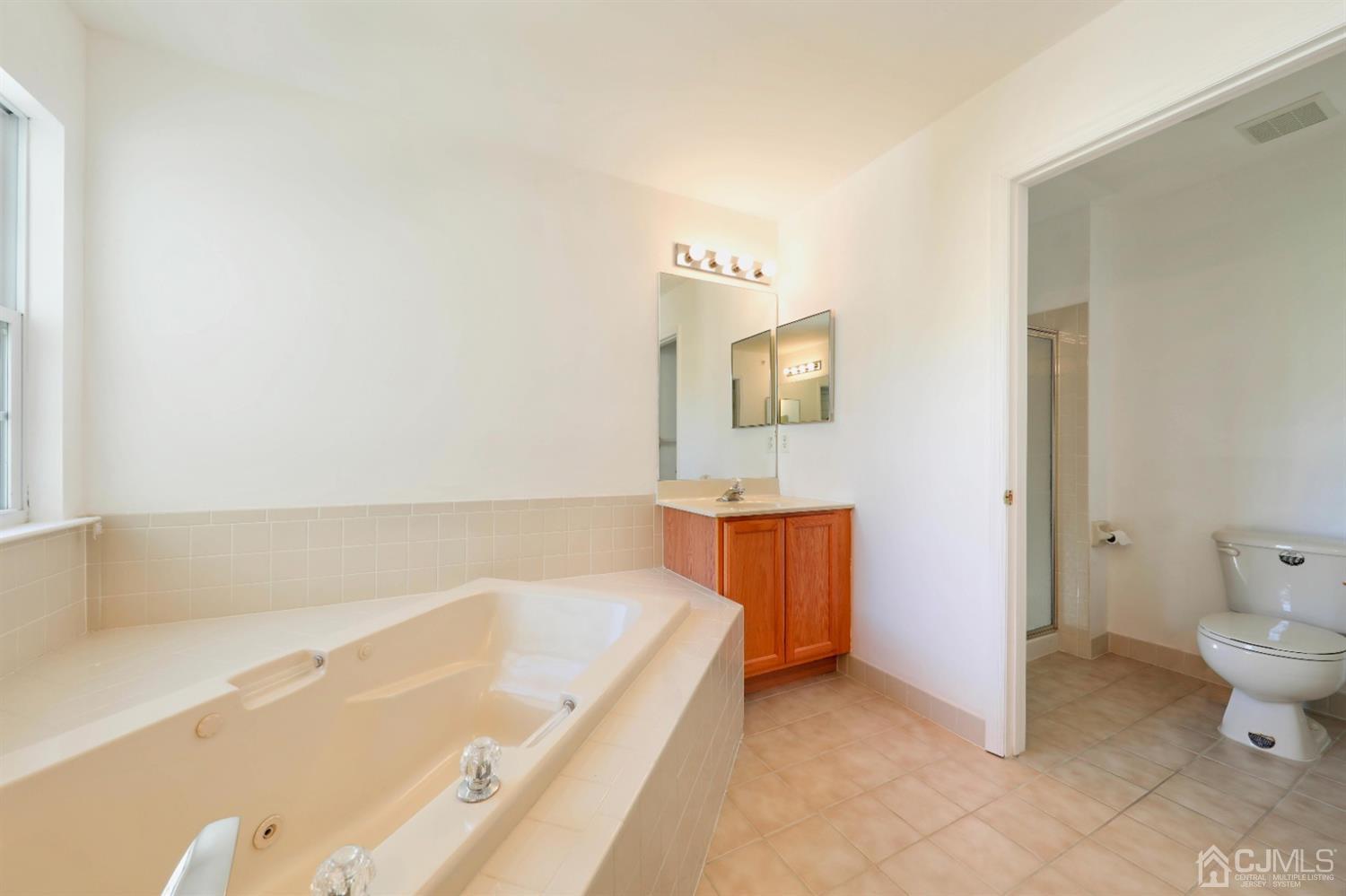 9 Inverness Drive Edison, NJ 08820 - Photo 13 of 19 Gallery Image 13