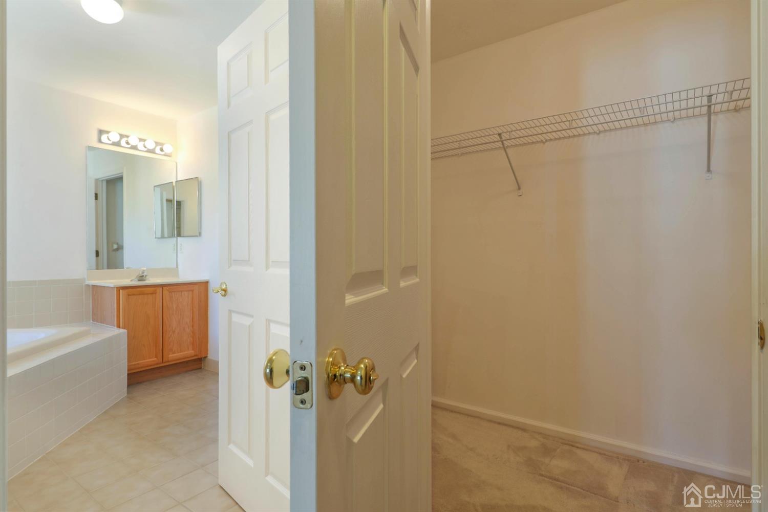 9 Inverness Drive Edison, NJ 08820 - Photo 16 of 19 Gallery Image 16