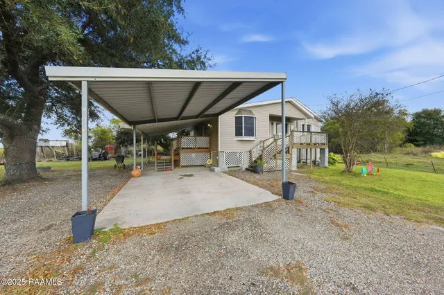 $160,000 | 2001 Segura Road, New Iberia, LA 70560