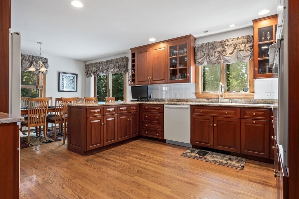 5 Stratis Way Peabody, MA 01960 - Photo 8 of 41