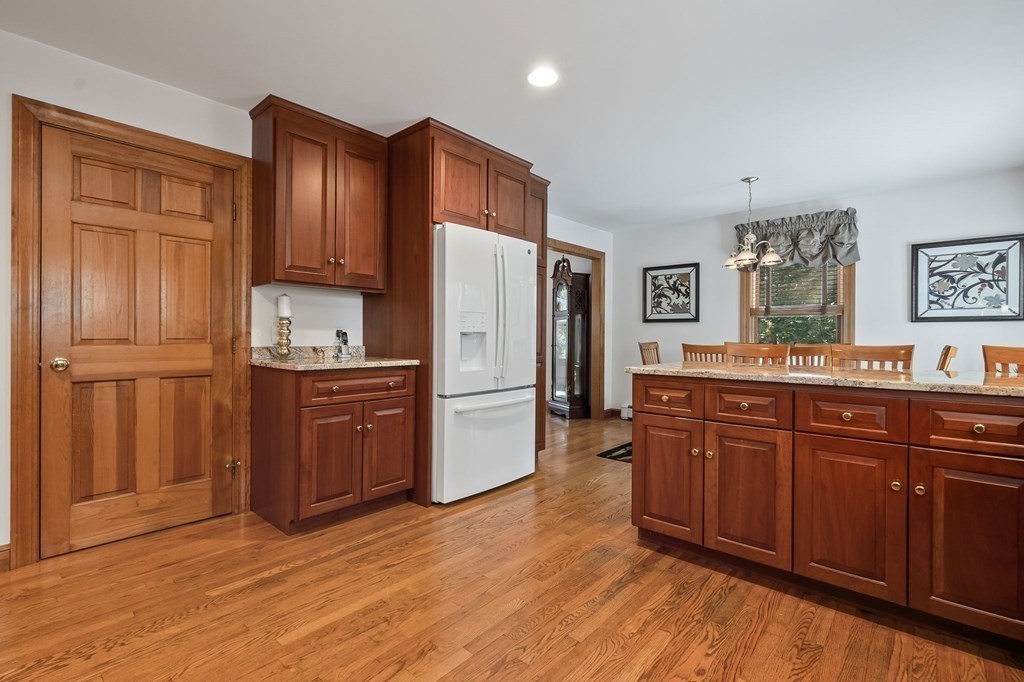 5 Stratis Way Peabody, MA 01960 - Photo 9 of 41