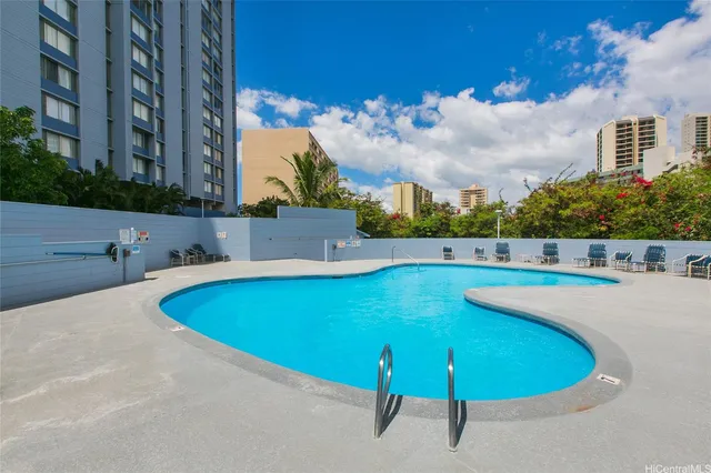 $188,000 | 3045 Ala Napuaa Place, Unit 302, Honolulu, HI 96818