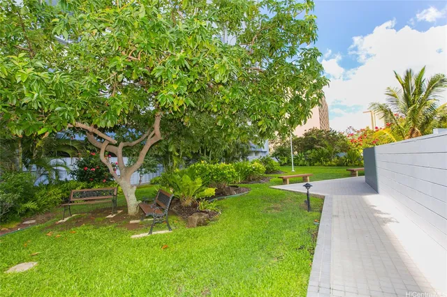 $188,000 | 3045 Ala Napuaa Place, Unit 302, Honolulu, HI 96818