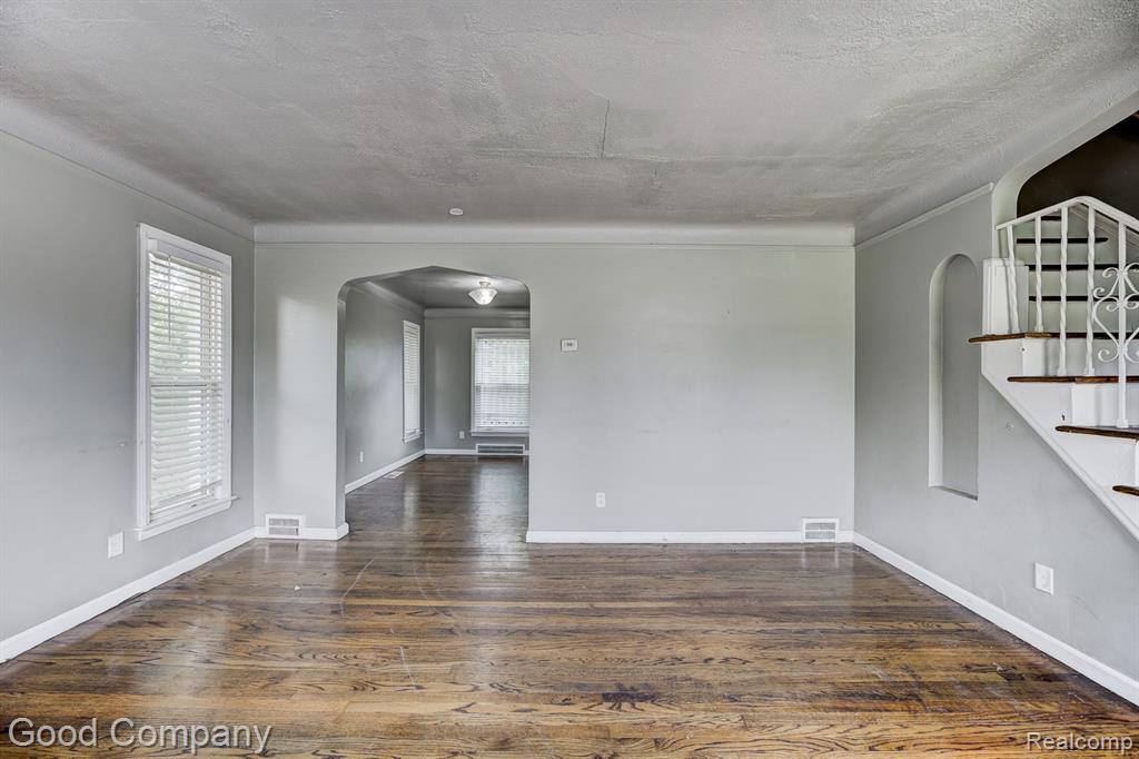 21797 Moross Road Detroit, MI 48236 - Photo 3 of 29