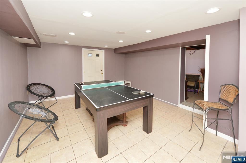 648 Spring Valley Road Maywood, NJ 07607 - Photo 26 of 34