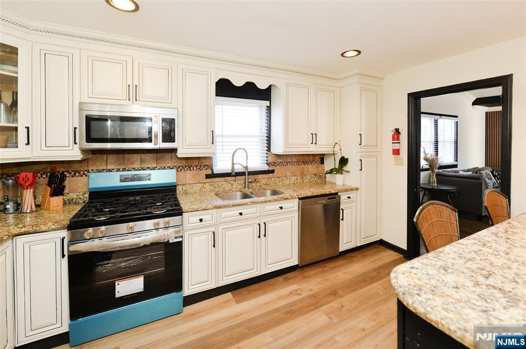 648 Spring Valley Road Maywood, NJ 07607 - Photo 5 of 34