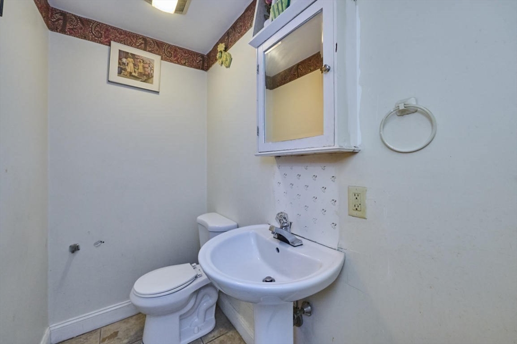114-116 Mt Ida Road, Unit A Boston, MA 02122 - Photo 5 of 31 Gallery Image 5