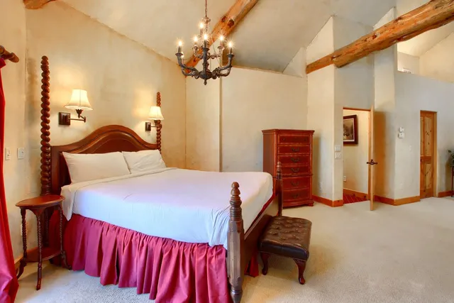 $1,850,000 | 54736 Willow Cove, Bass Lake, CA 93604