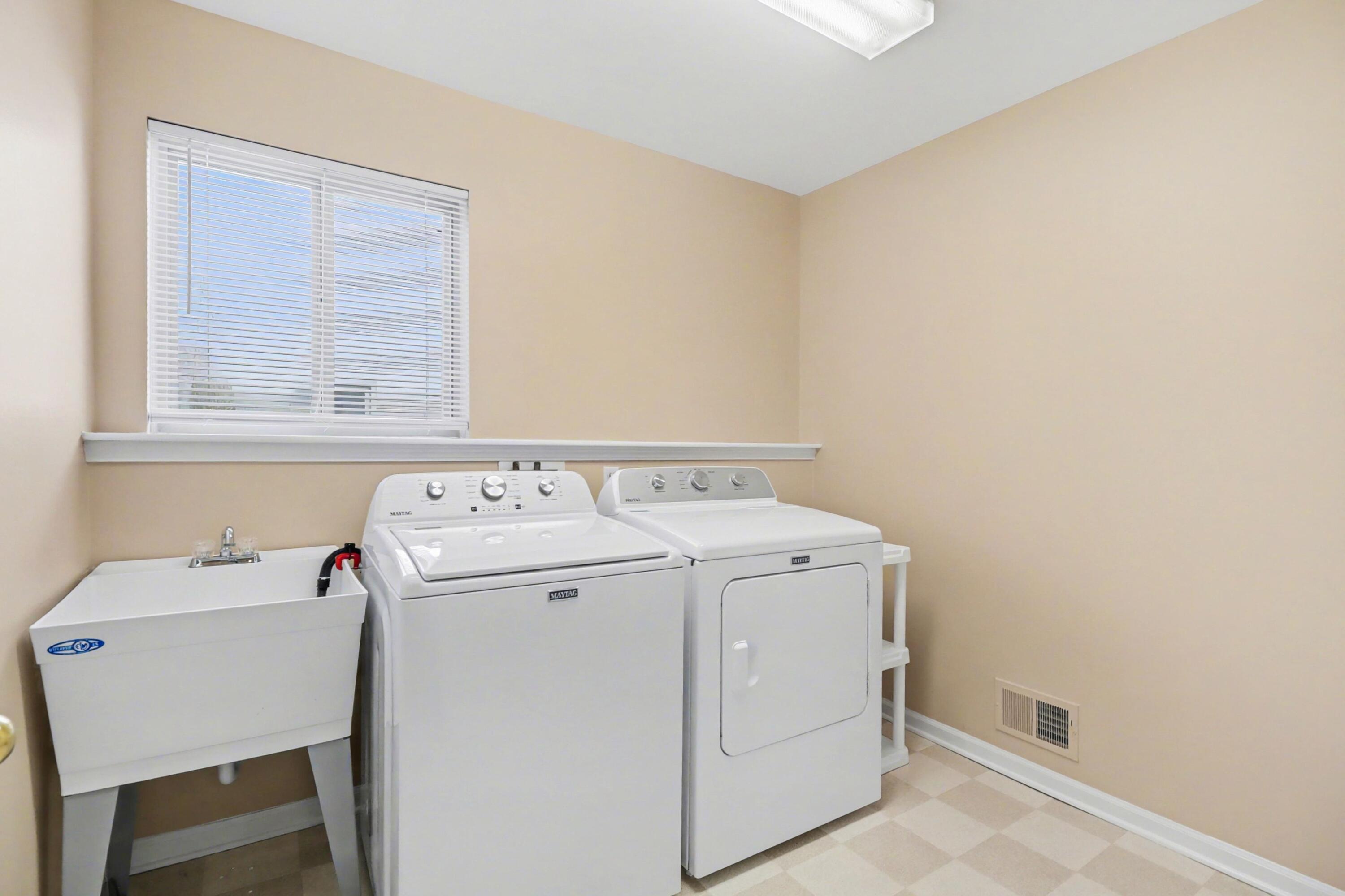 5910 Cedar Ridge Drive Ann Arbor, MI 48103 - Photo 20 of 41 19 laundry