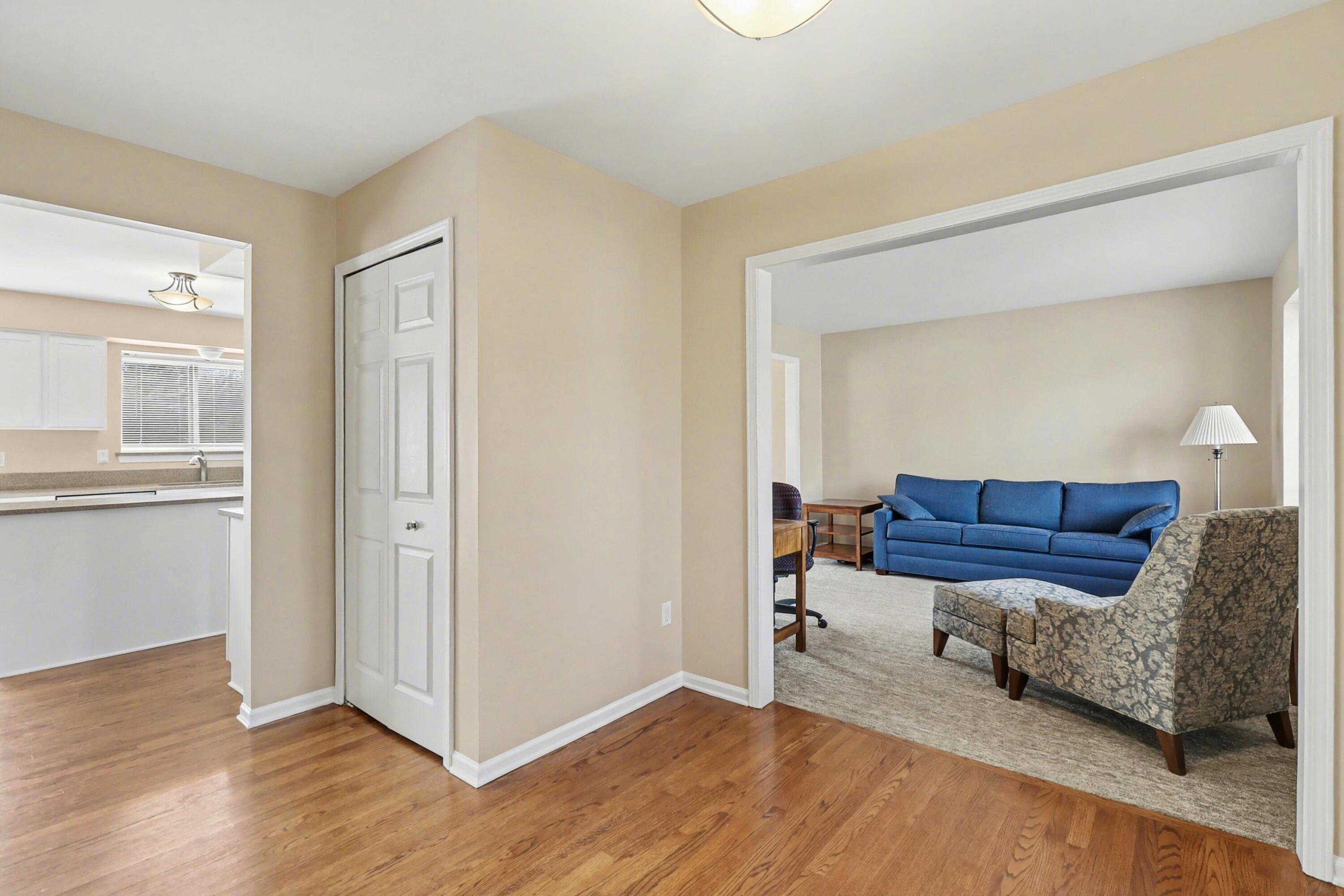 5910 Cedar Ridge Drive Ann Arbor, MI 48103 - Photo 5 of 41 4 foyer