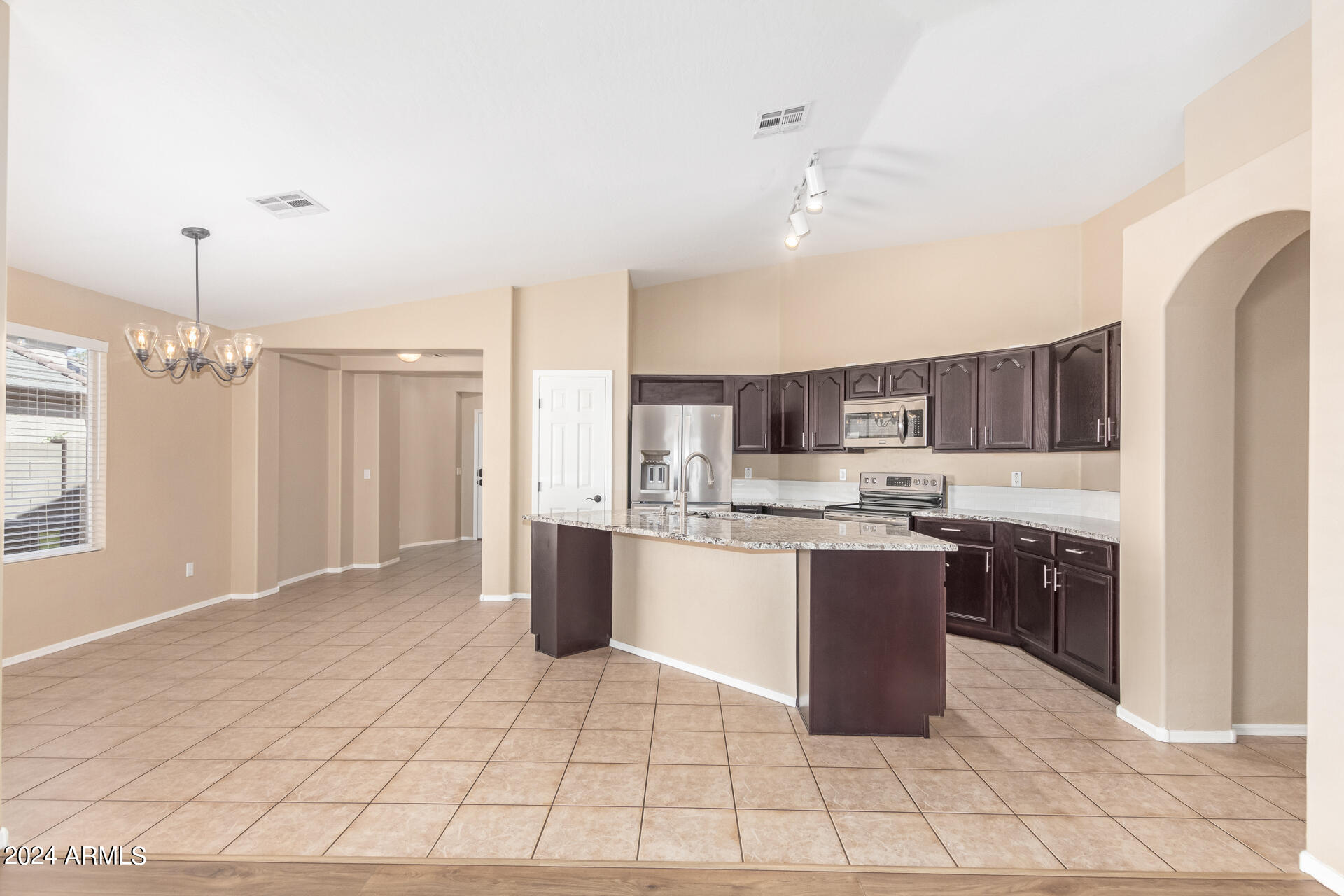 15062 West Wethersfield Road Surprise, AZ 85379 - Photo 17 of 30 0017-15 - Wethersfield