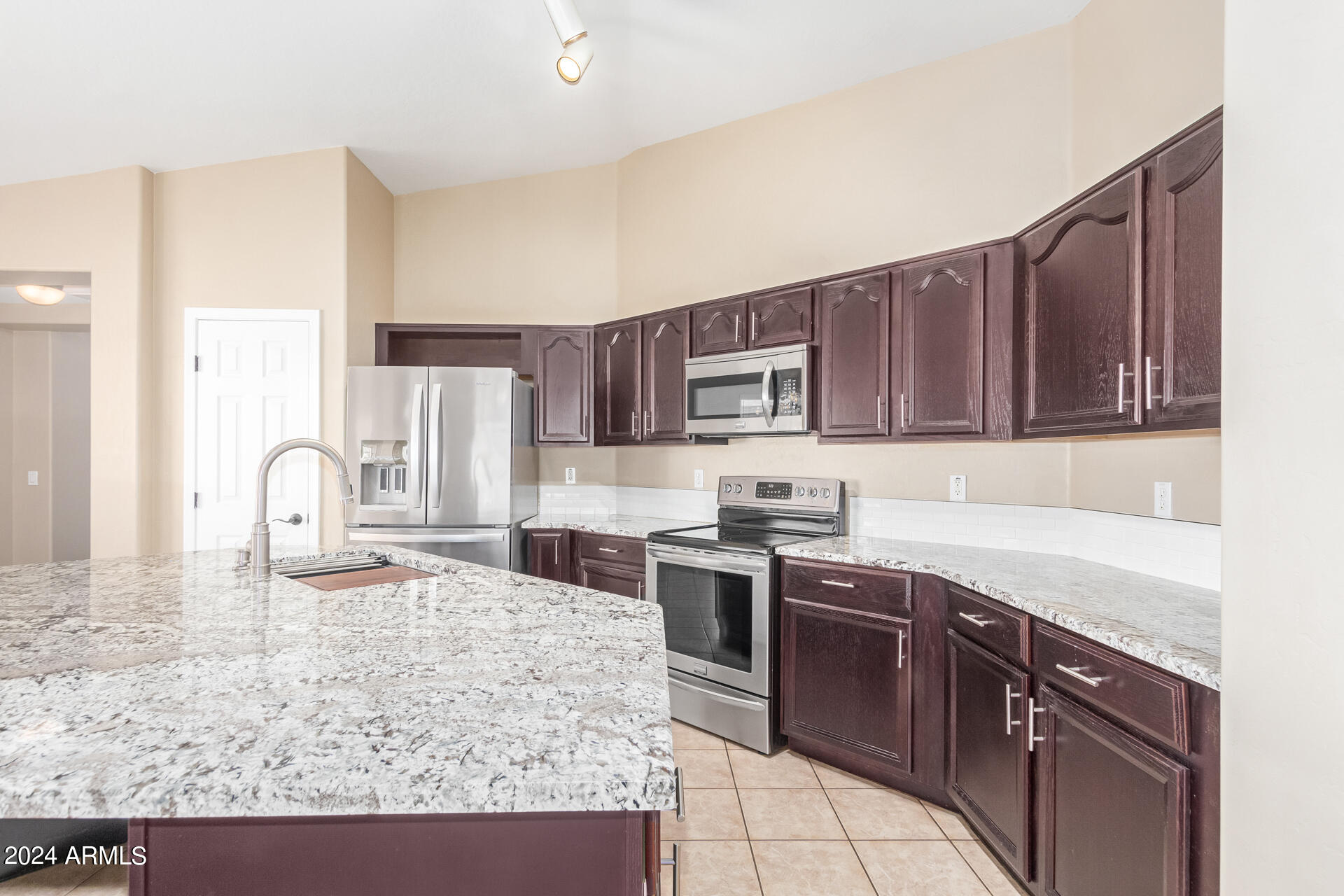 15062 West Wethersfield Road Surprise, AZ 85379 - Photo 4 of 30 0019-17 - Wethersfield
