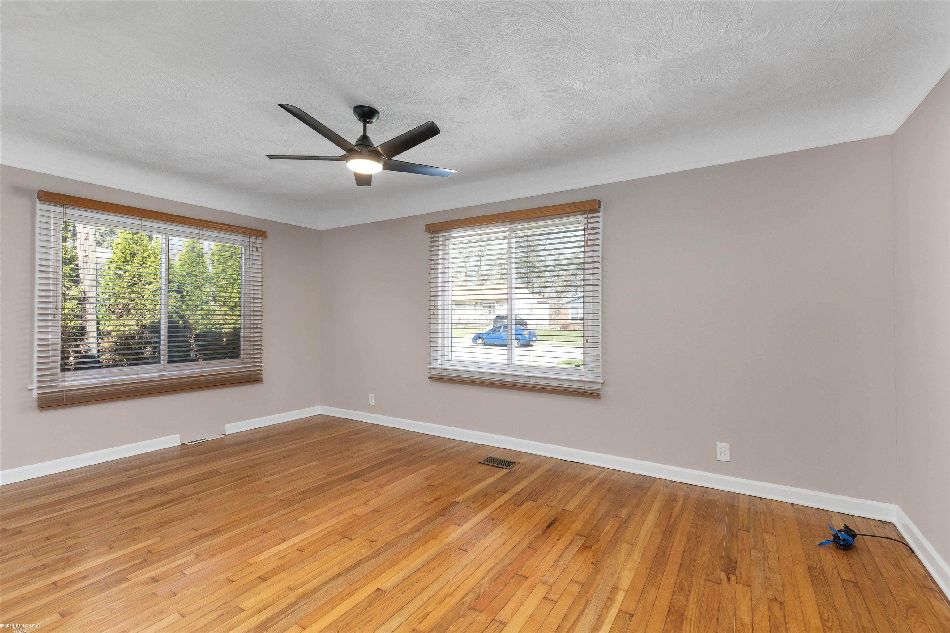 4492 Marr Avenue Warren, MI 48091 - Photo 10 of 29
