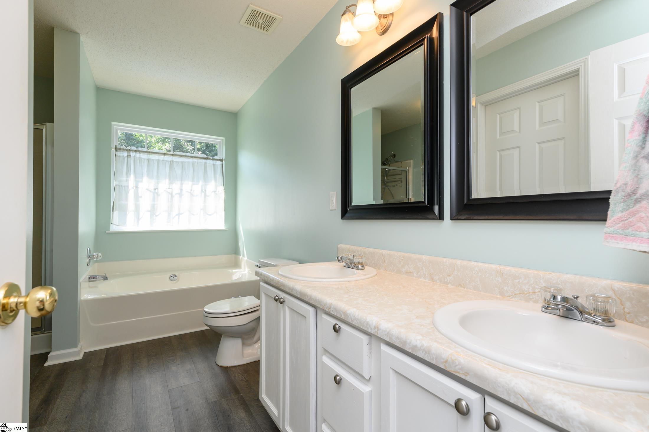 720 Timberwood Ridge Greer, SC 29651 - Photo 7 of 24 Gallery Image 7