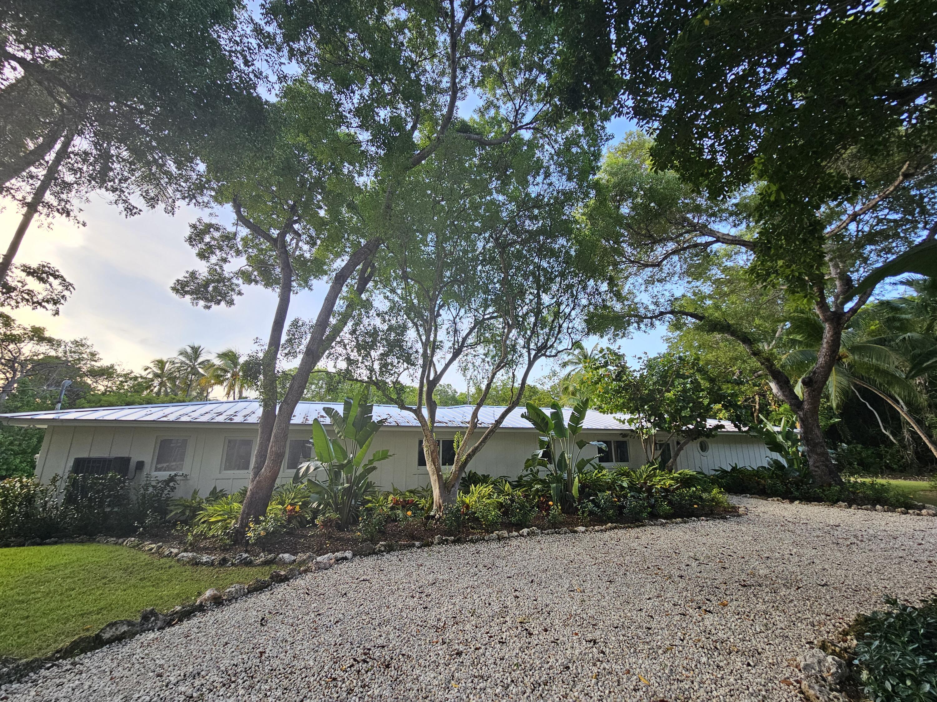 41 Sunset Road Key Largo, FL 33037 - Photo 59 of 61 Front entrance