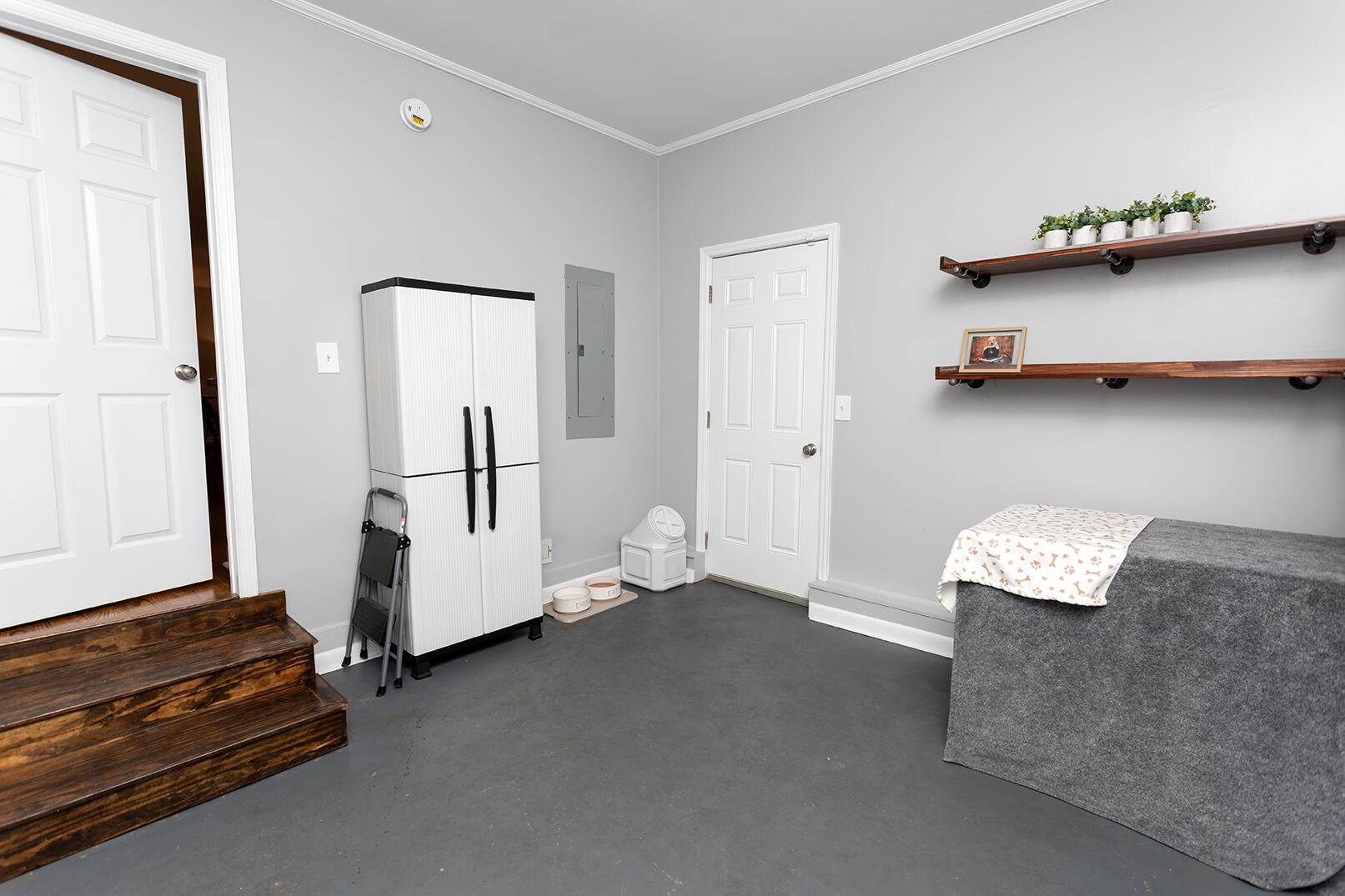 8903 Bay View Drive Chattanooga, TN 37416 - Photo 17 of 25 a view of an empty room with wooden floor and a window