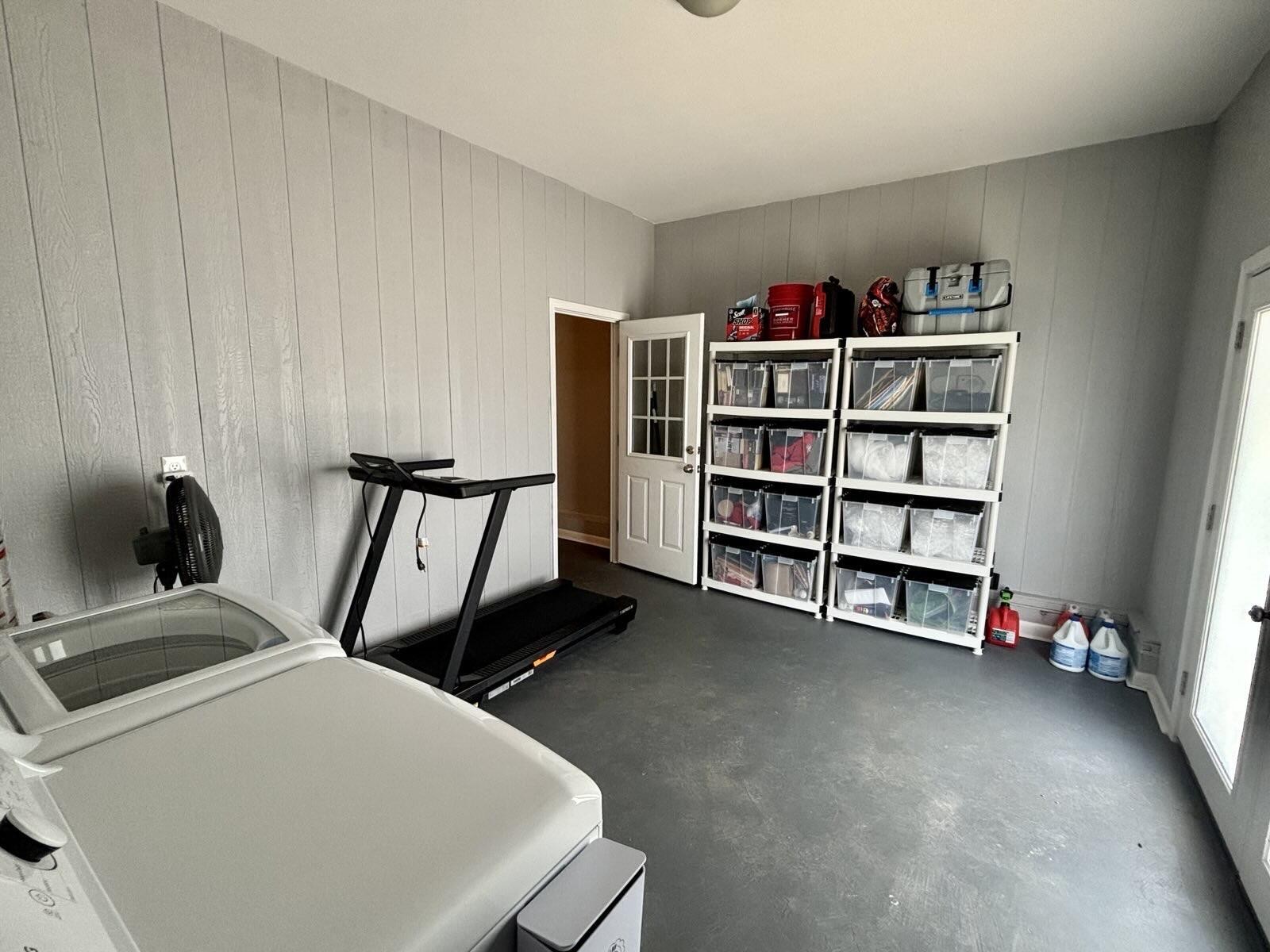 8903 Bay View Drive Chattanooga, TN 37416 - Photo 19 of 25 a room with a bed and a book shelf