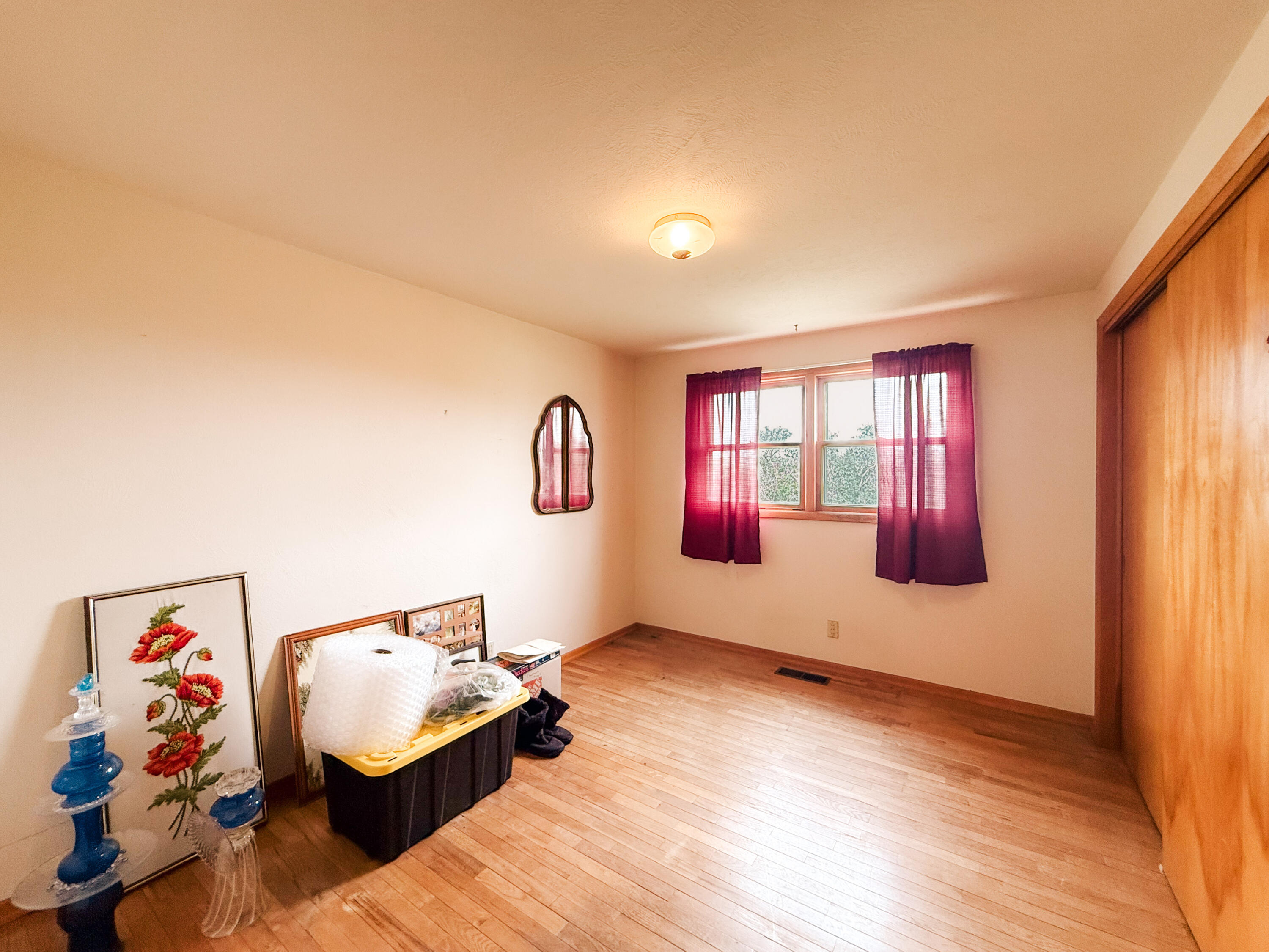 1205 Big Goose Road Sheridan, WY 82801 - Photo 22 of 48 18_2nd Bedroom