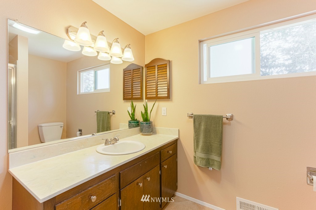 15525 118th Place Northeast Bothell, WA 98011 - Photo 11 of 20 Gallery Image 11