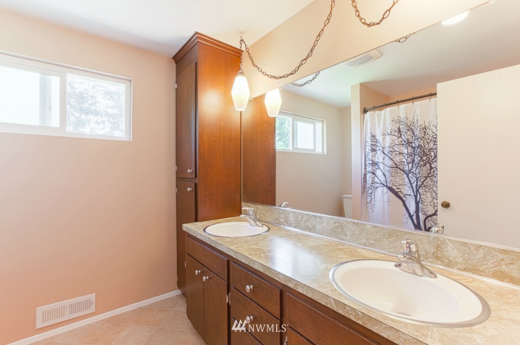 15525 118th Place Northeast Bothell, WA 98011 - Photo 15 of 20 Gallery Image 15