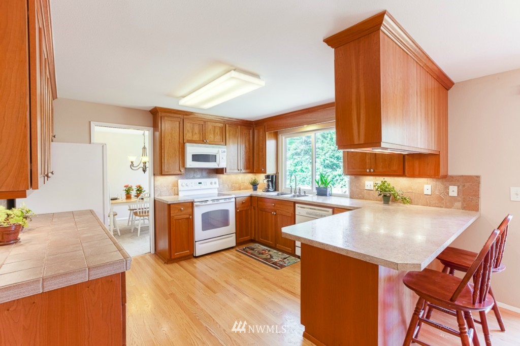 15525 118th Place Northeast Bothell, WA 98011 - Photo 4 of 20 Gallery Image 4