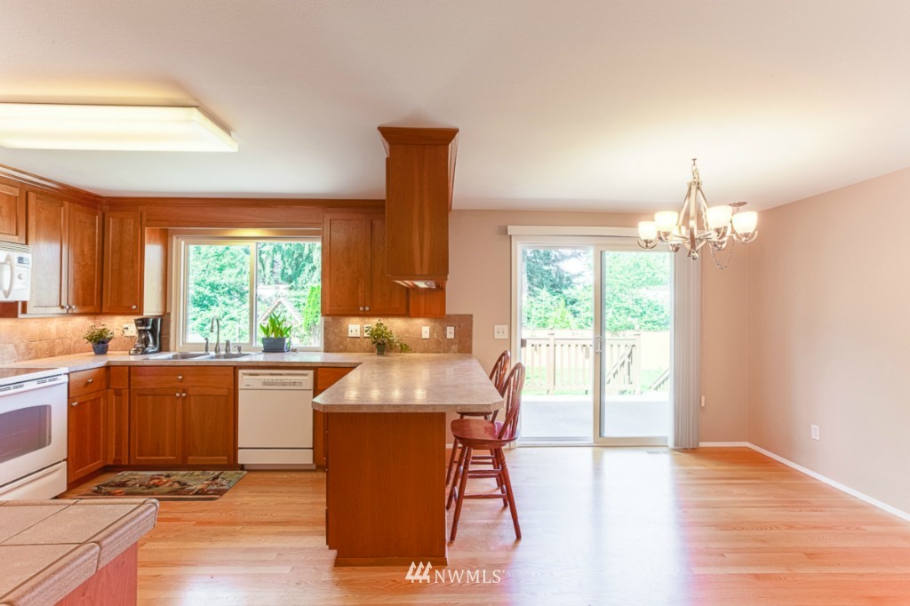 15525 118th Place Northeast Bothell, WA 98011 - Photo 6 of 20 Gallery Image 6