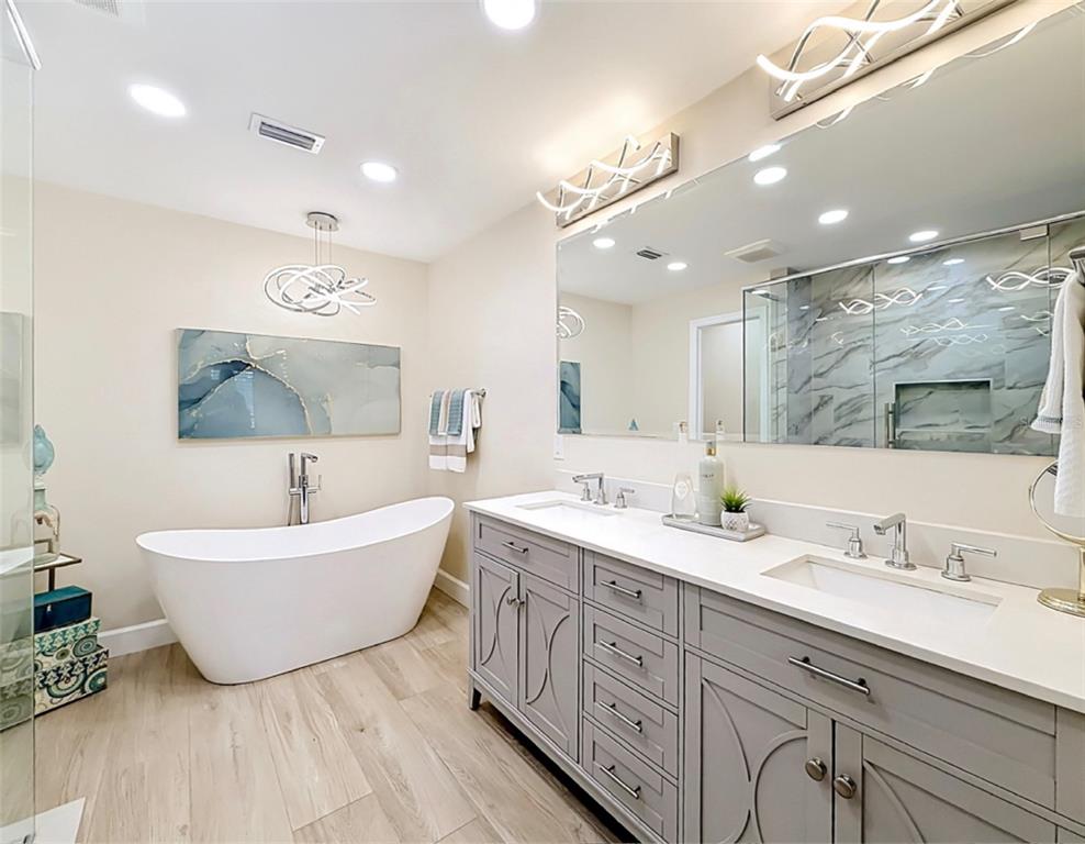 7861 Oliver Road Seminole, FL 33777 - Photo 6 of 37 Gallery Image 6