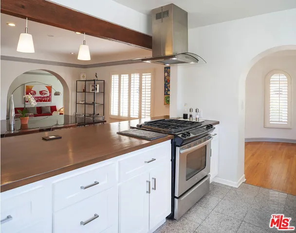 $1,568,000 | 4915 West Boulevard, View Park, CA 90043