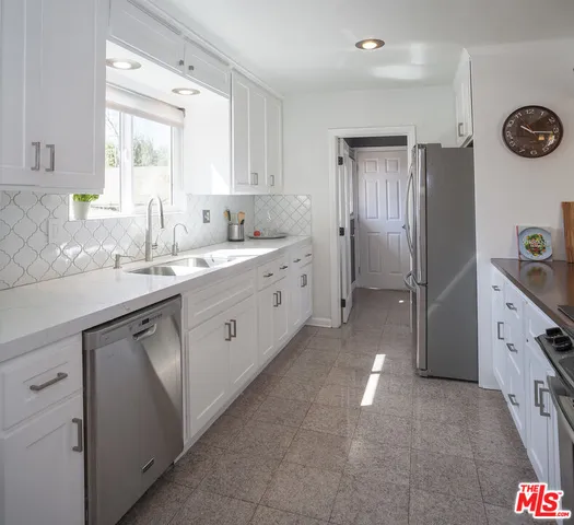 $1,568,000 | 4915 West Boulevard, View Park, CA 90043