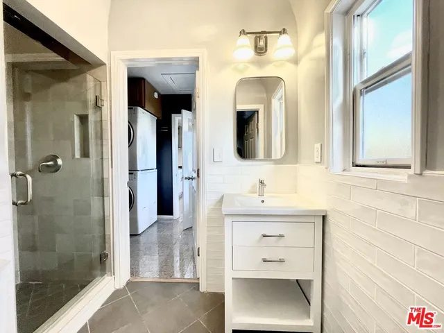 $1,568,000 | 4915 West Boulevard, View Park, CA 90043