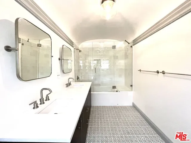 $1,568,000 | 4915 West Boulevard, View Park, CA 90043