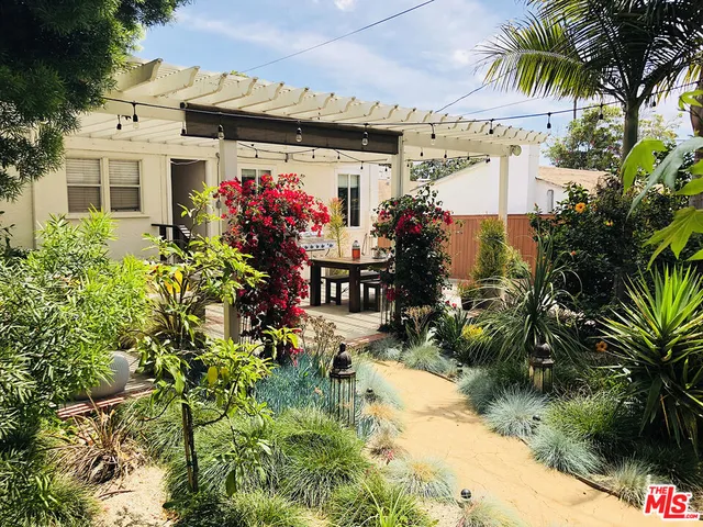 $1,568,000 | 4915 West Boulevard, View Park, CA 90043