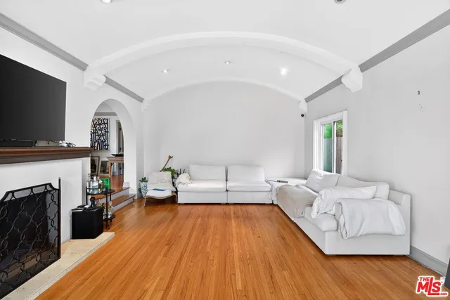 $1,568,000 | 4915 West Boulevard, View Park, CA 90043