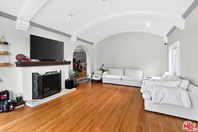 $1,568,000 | 4915 West Boulevard, View Park, CA 90043