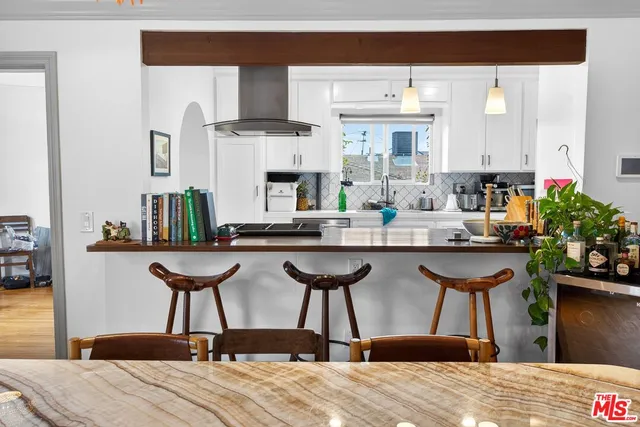 $1,568,000 | 4915 West Boulevard, View Park, CA 90043