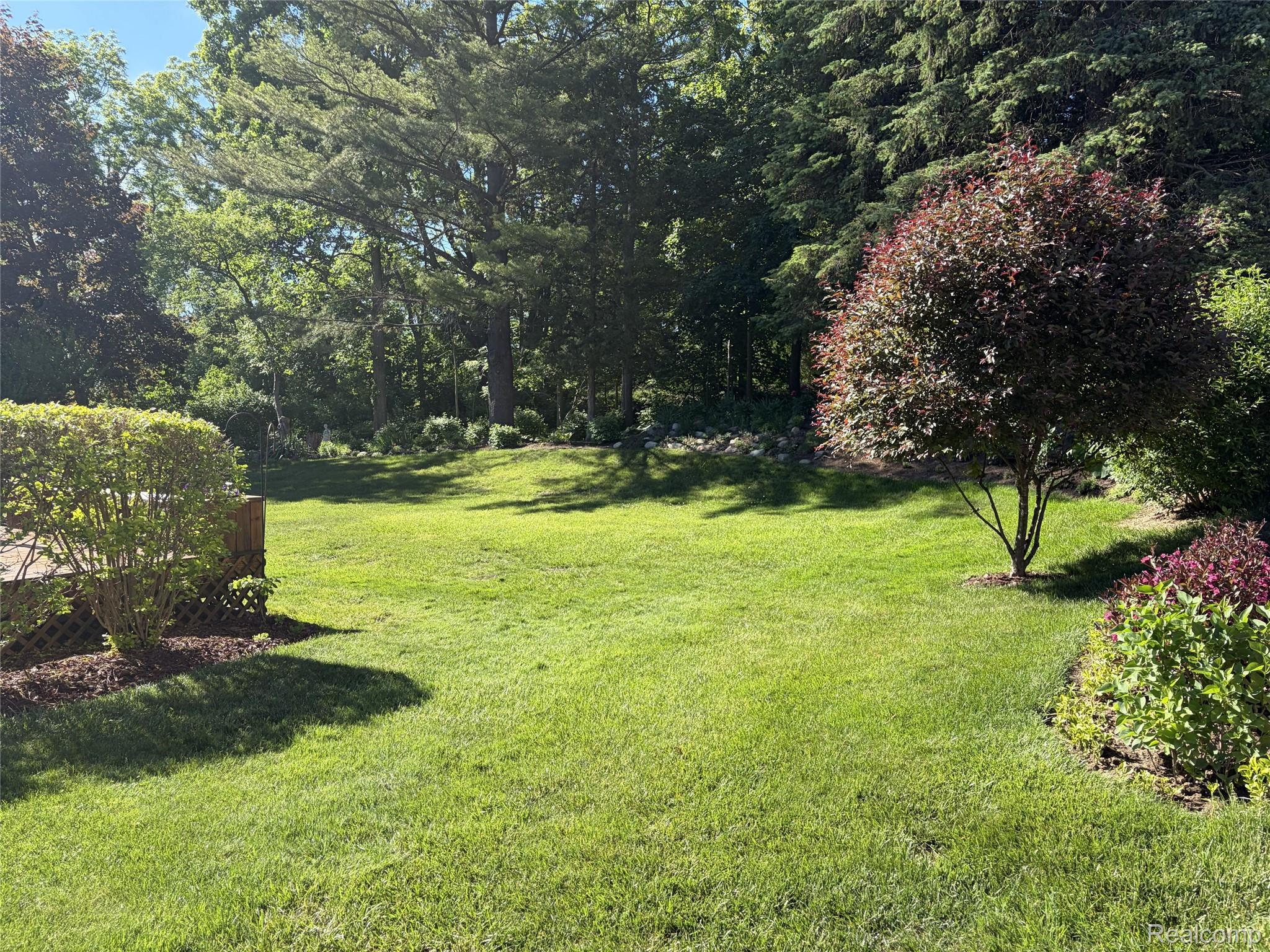 2534 Topsham Drive Rochester, MI 48306 - Photo 20 of 21 20_beyc6a2dd0153890f.jpg