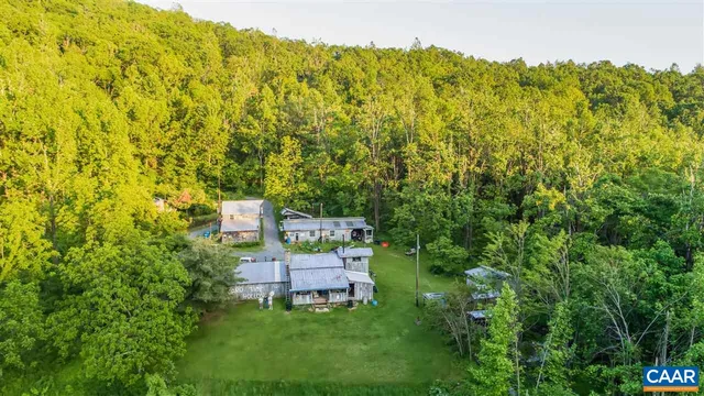 $495,000 | 16903 Blue Ridge Parkway, Lyndhurst, VA 22952