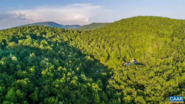 $495,000 | 16903 Blue Ridge Parkway, Lyndhurst, VA 22952